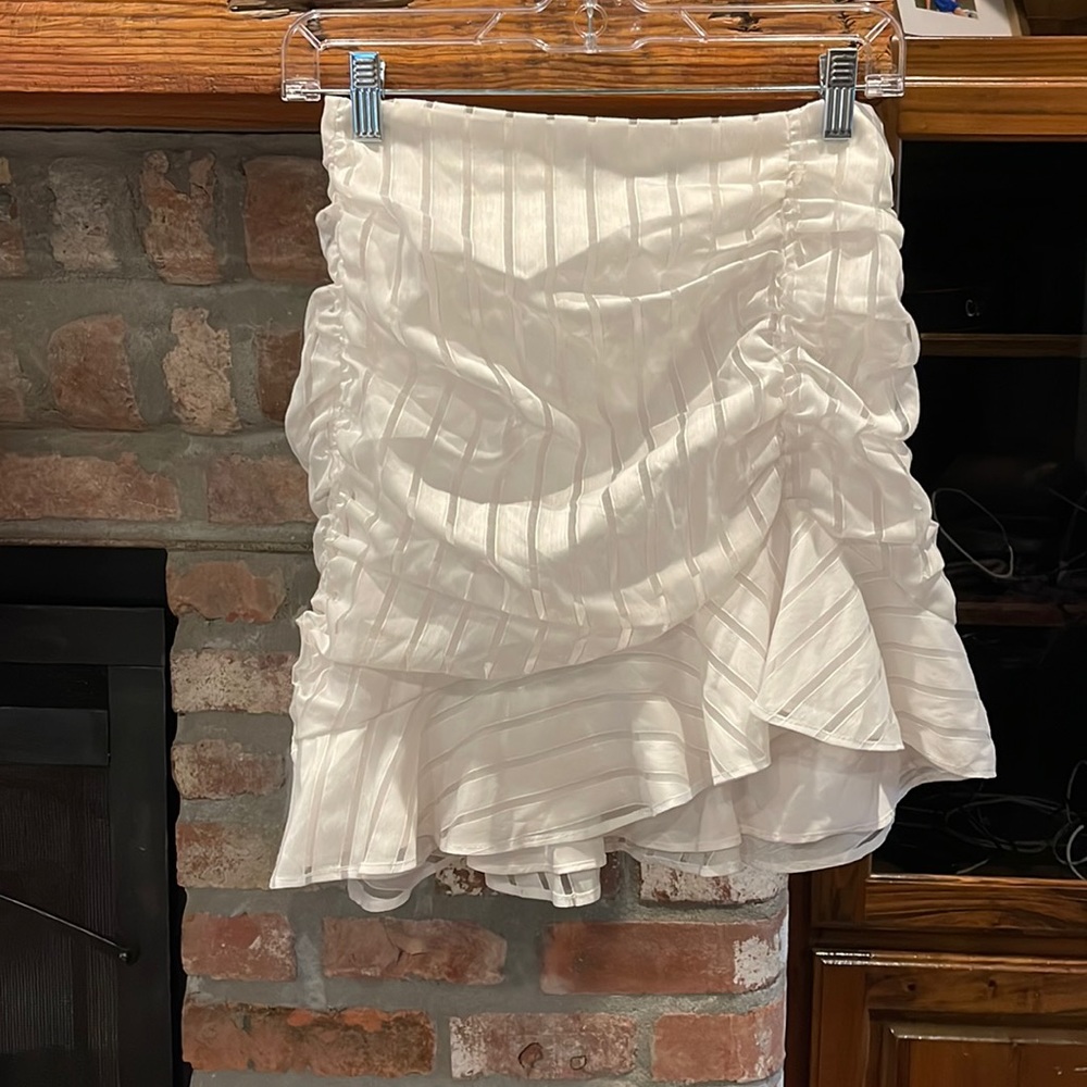 Fun flirty white skirt